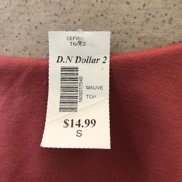 Lovely Ruffled Off-Shoulder - Picture 5 of 5